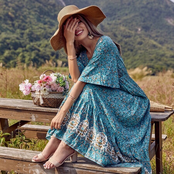 🦋 BLUE FLORAL BOHO MAXI DRESS! - Picture 8 of 15